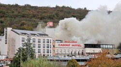 U plamenu istarski luksuzni hotel s 5 zvjezdica, gase hrvatski i slovenski vatrogasci