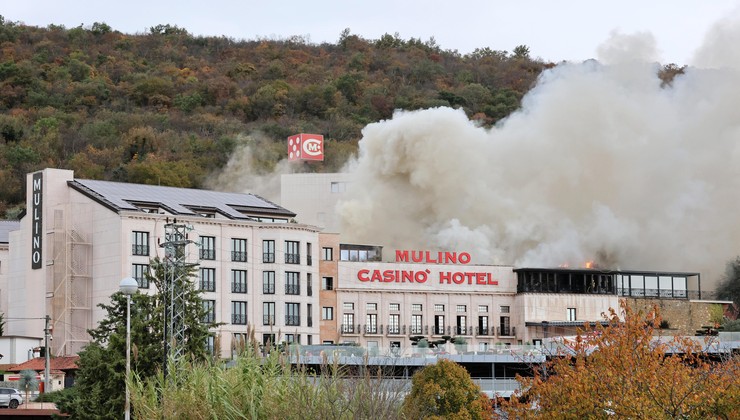 U plamenu istarski luksuzni hotel s 5 zvjezdica, gase hrvatski i slovenski vatrogasci