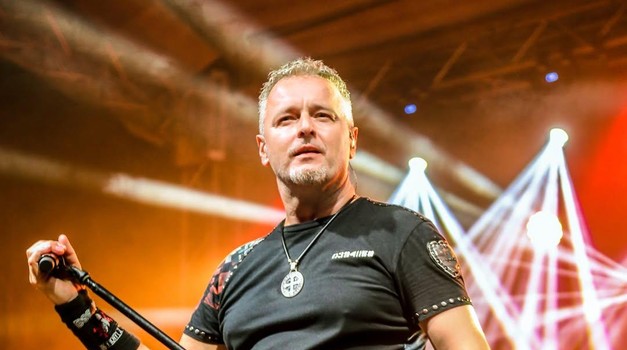 - Lavež bijesnih pasa tjera me da pjevam isto i 2025. Tomašević, sekta Možemo, SDP! i Vučić izmilili su iz mišjih rupa, složni  u proganjanju