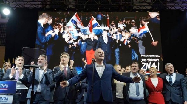 Svo vrijeme vikao je: - "Drž'te lopove!" Hadezovac koji je bio zadužen za spriječavanje korupcije