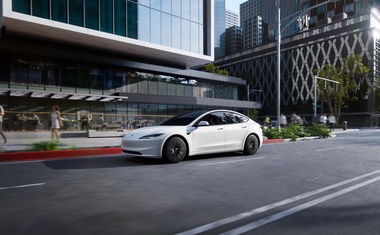 Stiže najjeftiniji Tesla Model 3. Poznata je i cijena, početna od  37.970 eura