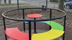 5000 eura dao Tomašević za dječji vrtuljak, a na internetu za da nabaviti i za 3000 eura! Vrti li vam se od cijene dječje igračke?