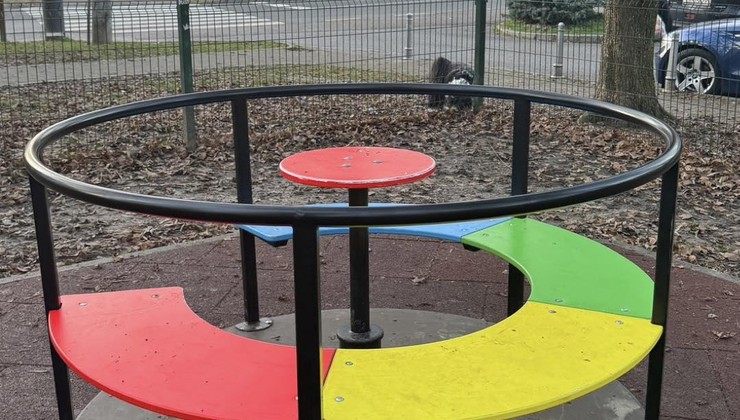 5000 eura dao Tomašević za dječji vrtuljak, a na internetu za da nabaviti i za 3000 eura! Vrti li vam se od cijene dječje igračke?