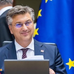 Plenkovićev je cilj uništiti poljoprivredu, prvo je otjerao brojne mlade Slavonce s ognjišta, a sad nam sprema mega uvoz GMO hrane iz Argentine, Brazila, Čilea..., radnu snagu iz Nepala, Filipina... (foto: DAINA LE LARDIC/eu parliament)