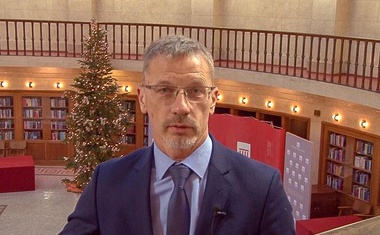 HNB  prodao zlato pred 20 godina i izgubio 1,75 milijarde dolara!!! Vujčić je suučesnik teške pljačke Hrvatske, a danas je "nagrađen" bankarskom pozicijom broj 2 u Europi