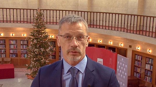 HNB  prodao zlato pred 20 godina i izgubio 1,75 milijarde dolara!!! Vujčić je suučesnik teške pljačke Hrvatske, a danas je "nagrađen" bankarskom pozicijom broj 2 u Europi