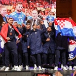 Od šatora do štakora! Podijeli pa vladaj, Andrej i TT koji rat vidjeli nisu, tjeraju nas u sukobe produbljujući traume, to su mangupi koji iskorištavaju i parazitiraju (foto: HRS)