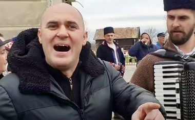 Trese se stolica Plenkoviću, jer posvadiše se njegovi liberali i "novokompirana ustašija"