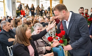 Hrvati roštiljaju srpskog gradonačelnika! Skoro mu i gaće skinuli. Draško Stanivuković odbio novi, 14. po redu pretres na hrvatskoj granici