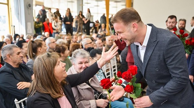 Hrvati roštiljaju srpskog gradonačelnika! Skoro mu i gaće skinuli. Draško Stanivuković odbio novi, 14. po redu pretres na hrvatskoj granici