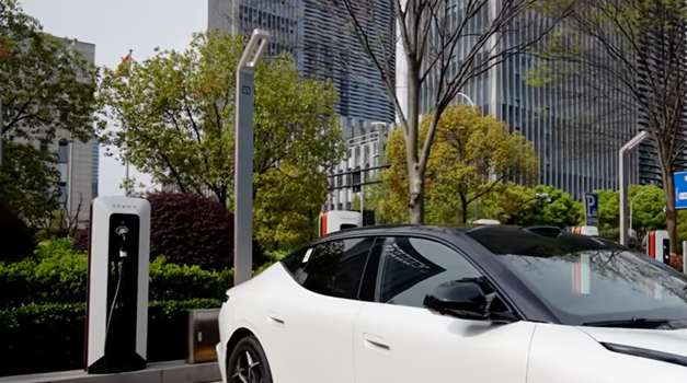 Kineski rat ultrabrzog punjenja se zahuktava. Na vrhu je novi brend - ali... (VIDEO), od 10 do 70 % napunjenosti za 4 min i 22 sek