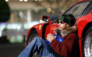 Lewis Hamilton izveo je pravi "tokijski drift" s kultnim automobilom. Na suvozačevom sjedalu... (VIDEO)