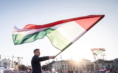 Orbán je pao zbog preskupih kobasica i benzina, a ne zbog Zelenskog i Trumpa, globalizma ili suverenizma! 16 Viktorovih godina palo na blagajni i sve tanjem novčaniku