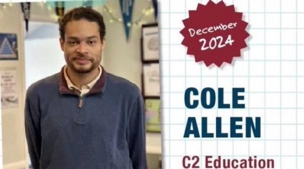 Tko je nagrađivani učitelj (31) koji je zapucao na večeri s Trumpom. Javno dostupni podaci prikazuju Allena kao iznimno uspješnu i obrazovanu osobu