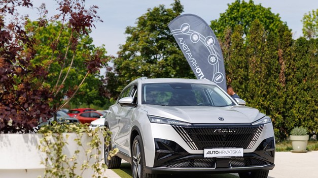 Dok Europljani muku muče, kineske tvornice pune brodove i osvajaju - novi virus stiže iz Wuhana i ime mu je Mage - SUV s Mitsubishijevim srcem od 197 konja