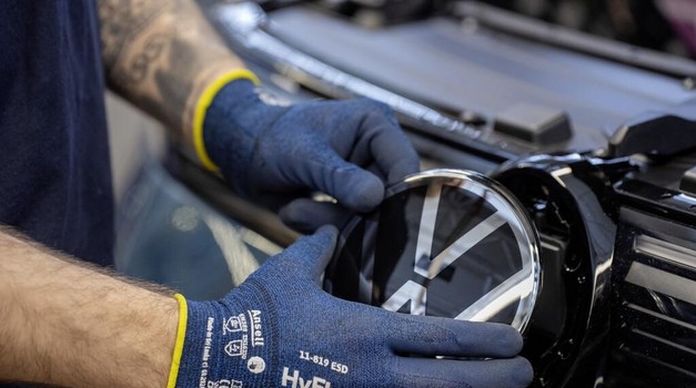 Nema kraja agoniji u VW-u! Najmoćniji europski proizvođač otpustit će 28.000 radnika, ali ovo je tek početak
