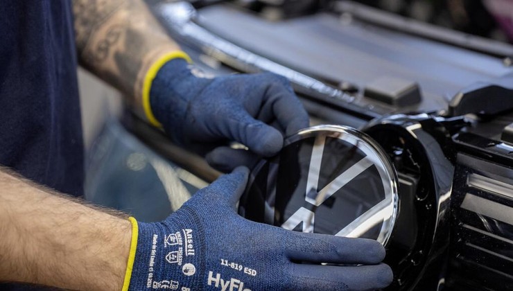 Nema kraja agoniji u VW-u! Najmoćniji europski proizvođač otpustit će 28.000 radnika, ali ovo je tek početak