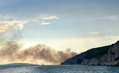 Gromovi izazvali niz požara u Dalmaciji: Gori na Čiovu, Hvaru i u Parku prirode Telašćica