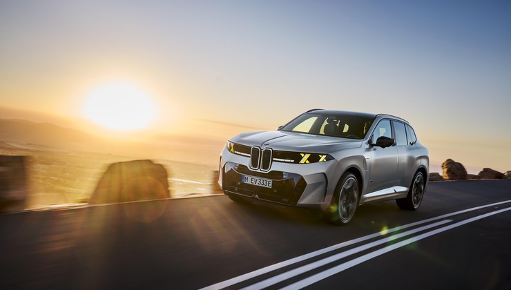 Vodik stiže na velika vrata s novim sjajnim BMW-om X5! Ima doseg od 750 kilometara i zero emission kao i električar s autonomijom i od 845 km, a dobri stari dizelaš će i preko 1000 km