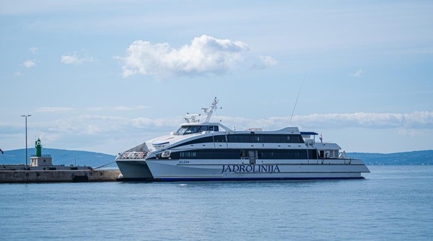 Jeleni treba samo 4 sata za novu liniju Zadar - Ancona, Jadrolinija s katamaranom povezuje na najbrži način dvije obale Jadrana