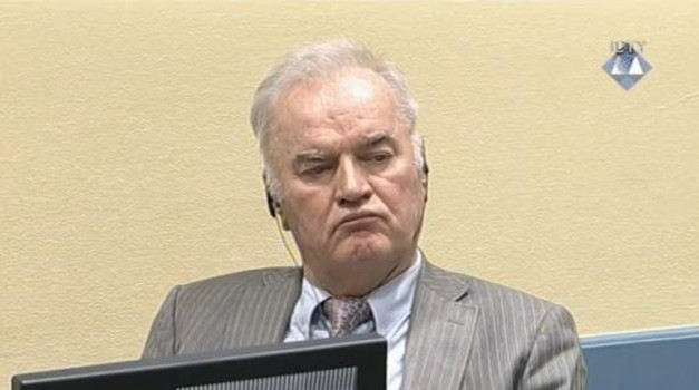 Umro je ratni zlikovac Ratko Mladić, balkanski mesar koji je kriv za najmanje 20.000 ugašenih života, pa i za smrt kćeri Ane koja nije izdržala ratno ludilo svoga oca
